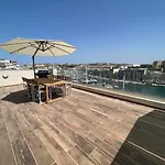 Sea Front Penthouse *