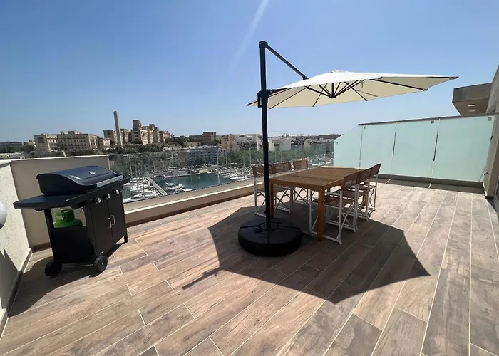 Sea Front Penthouse *